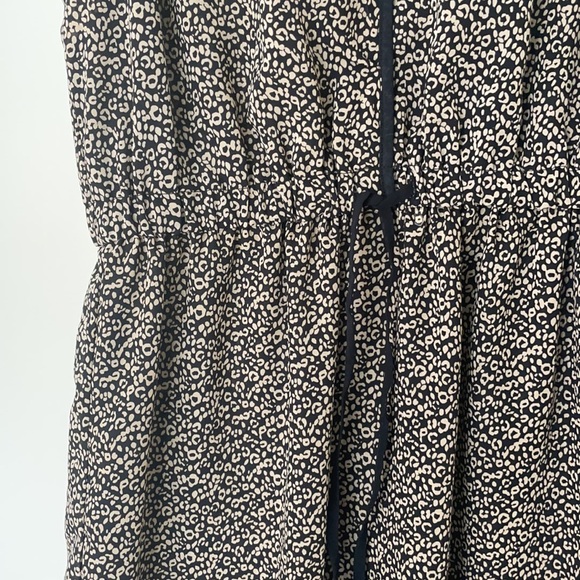 Easy Black/Neutral Dress with Tie Waist - Picture 2 of 4